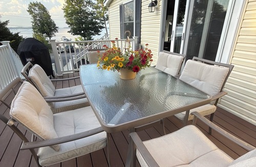 Clayton Cottage | Claytons Riverview Hideaway