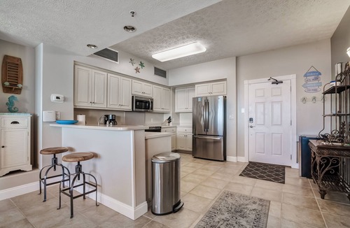 Thomas Drive Condo | Clean, Comfortable, and On the Beach - Make Your Reservation Today for 2026