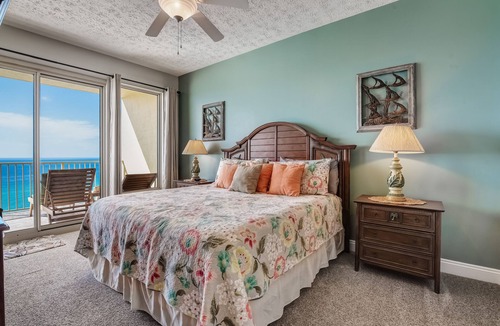 Thomas Drive Condo | Clean, Comfortable, and On the Beach - Make Your Reservation Today for 2026
