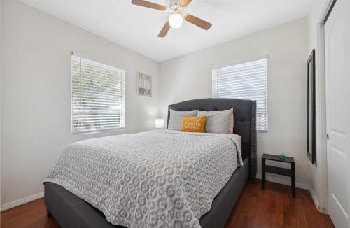 Clearwater House | Clearwater 2BR Home Private Fire Pit, Hammock & Grill 10 Min to Beach