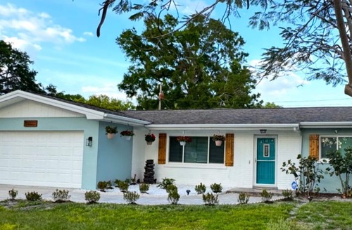 Clearwater House | Clearwater Beach Family-Sized Stay -4BR, 3BA