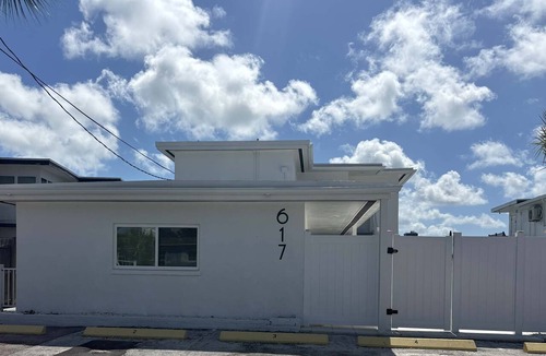 Bay Esplanade Apartment | Clearwater Beach Retreats at Bayside Suite 1