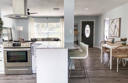 Clearwater House | 🔆Clearwater Coastal Cottage🔆 newly renovated, near beaches & downtown Dunedin