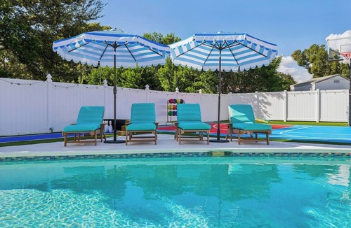 Clearwater House | Clearwater Game Heaven! Pickleball, Golf, Bowling