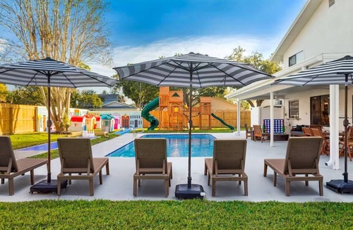 Seminole House | Clearwater Oasis - Heated Pool, Basketball, Games!