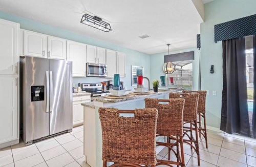 Bay Lake House | Closest resort to Disney/Private Pool and Hot Tub/Gated Community/FreeWifi