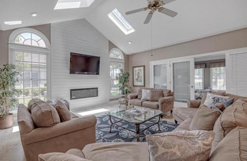 Sawgrass House | Club Views - Pet-friendly 5BR w pool & BBQ patio
