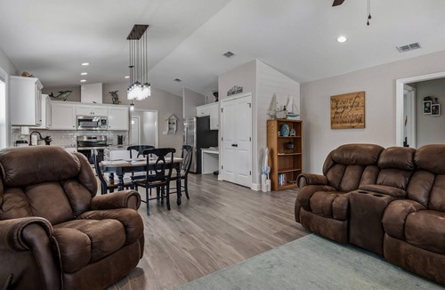 Crawfordville House | Coastal 3BR Home w/Backyard & BBQ | Near Beaches!