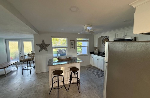 Paradise Bay House | Coastal Bay Retreat