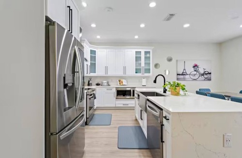 St. Petersburg House | Coastal Charm House near St. Pete Downtown