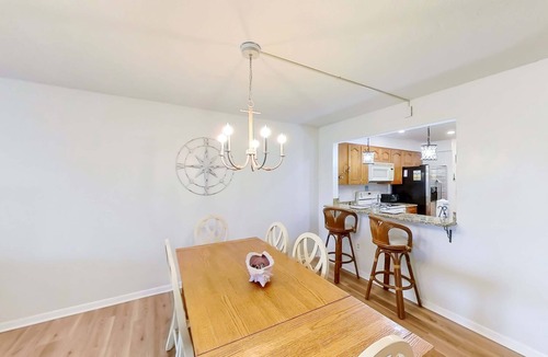 Indian Shores Condo | Coastal condo with beach and pool access balcony WD central air and water views