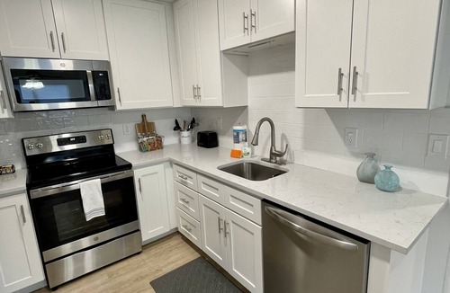 Bradenton House | Coastal Cottage House 1 - Close to Beaches! Welcome to Paradise!