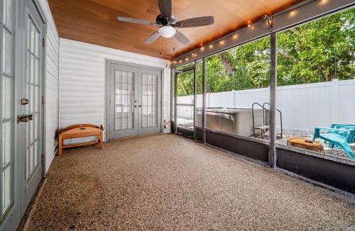Palm Harbor House | Coastal Cottage in Downtown Palm Harbor