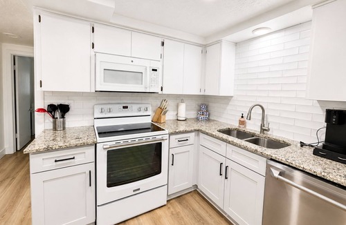 Holiday Garden Estates House | Coastal Getaway with Private Pool Near Anclote Beach