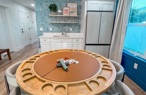 Butler Beach House | Coastal Luxe, Ultimate Fun Retreat, Walk to beach, Mins to Dwntwn, Pet friendly