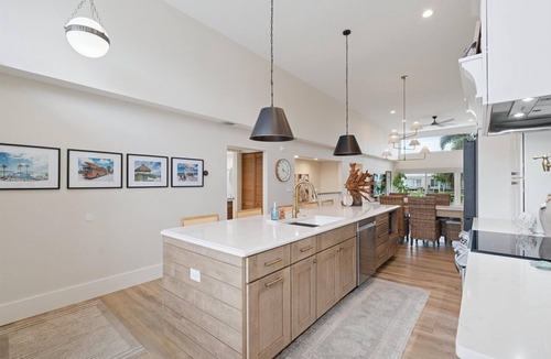 Holmes Beach Condo | Coastal Oasis, Lovely 3-bedroom condo with AC in Holmes Beach