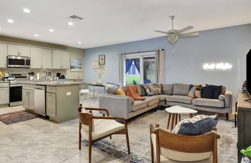 Mcelroys Belleview Villa | Coastal Paradise Walk 2 Beach-Game Rm, Parking, AC