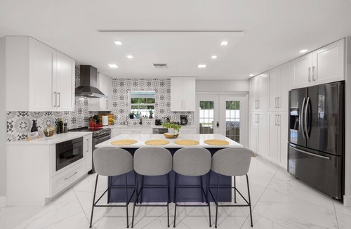 Pinellas Park House | Coastin Close Family Fun HTD Pool Outdoor Games