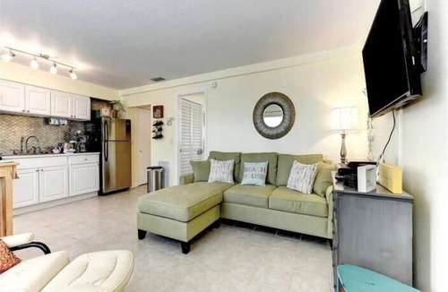 Bradenton Beach House | Coco's Island Retreat: Near Gulf, Bay, Bridge St by Anna Maria Life Vacation Rentals