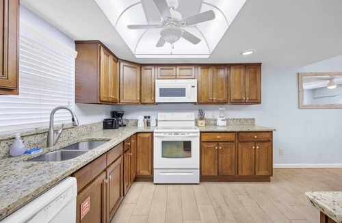 Avon By The Sea Condo | Cocoa Beach Club-Beachfront Condo