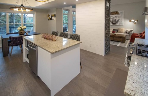 Faraday Cottage | Coe Lake Haus - Three Bedroom Cottage, Sleeps 8