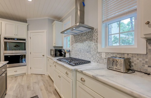 North Forest Beach House | Coligny/Beach! Pool, Hot Tub/Sleeps 18