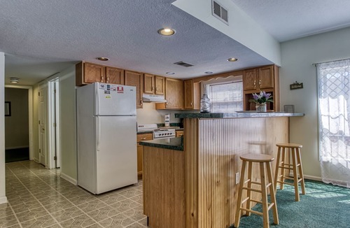 Pigeon Forge Condo | Colonial Crest 110 - Great location! - You can walk to town!