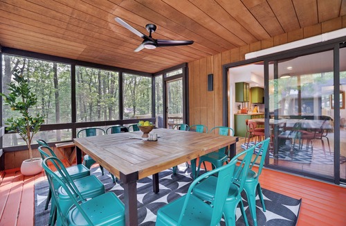 East Stroudsburg House | ColorBLOCK Cabin: Spacious 5BD, 2 Hot Tubs, Lake, Sauna, GameRms,Big Deck, AC