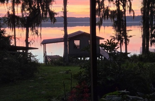Hawthorne House | Come visit the real Florida at Red Water Retreat! Private Spring fed Lake.
