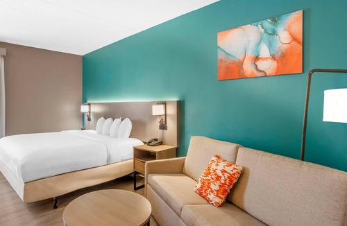 Westampton Hotel | Comfort Inn & Suites Mt. Holly - Westampton