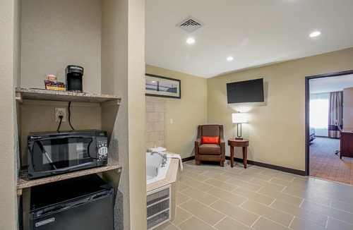 Fishkill Hotel | Comfort Suites Fishkill near Interstate 84
