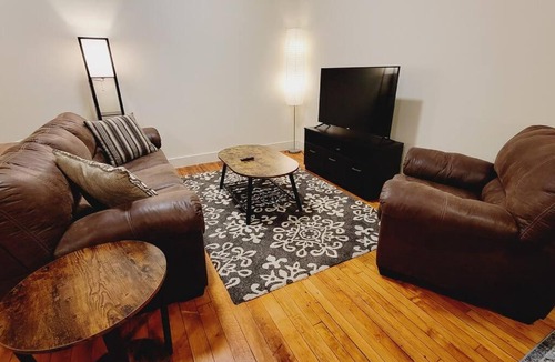 Central Business District Apartment | Comfortable Studio Loft in Historic Building