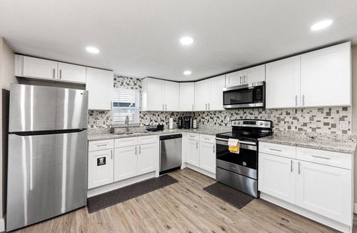 East Tampa House | Comfy Kid & Pet friendly Southern Style home