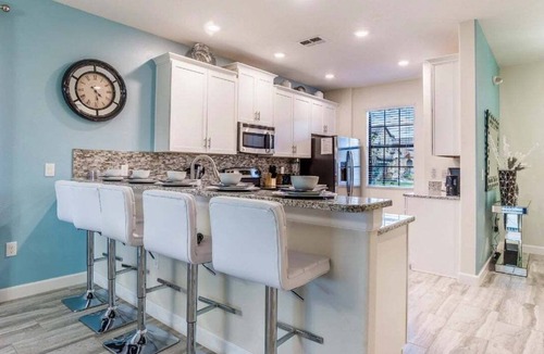 Davenport House | Comfy Vacation Home, Private Pool!