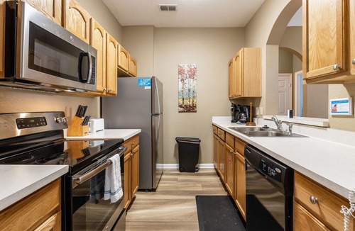 Windsor Hills Condo | Comrow Hideout | Second Floor Condo with Kids Bedroom and Upgraded Kitchen