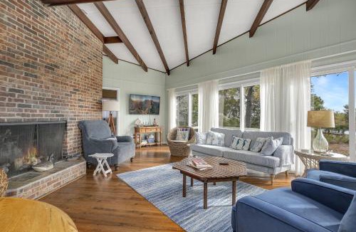 Chincoteague House | Conch Shell - Waterfront villa with wrap around deck!