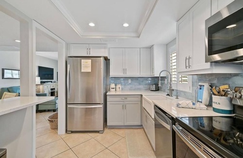 Siesta Key Villa | Condo 206 - Your Beachfront Retreat Awaits
