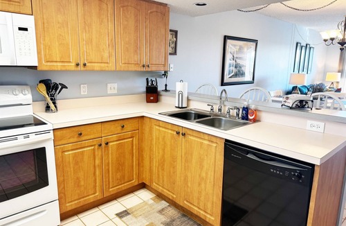 Palmetto Condo | Condo "A Point of View" 2BR/2BA
