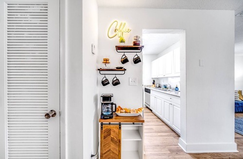 Survey Creek Apartment | Condo in Peaceful Area - Palm Wave Says
