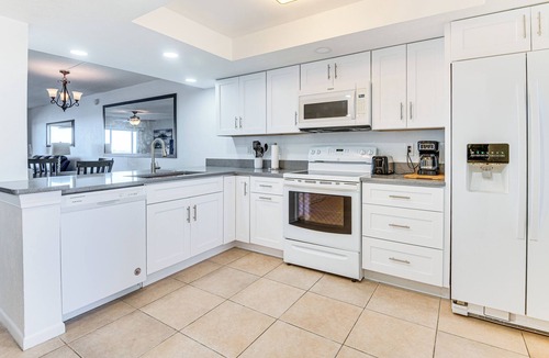 Cocoa Isles Condo | Condo w/Direct Ocean Inlet View: Bikes Included!