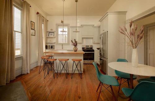 Dixon Park House | Contemporary Compound Heated Pool