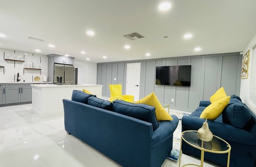Temple Crest House | Contemporary Retreat In Tampa.
