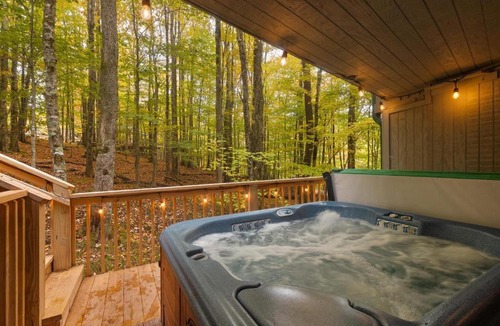 Beech Mountain House | Cool House with Hot tub at Beech Mtn Resort