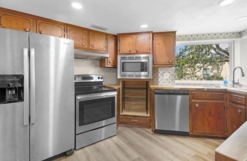 Butler Beach House | Coral Moon House-2 kitchens, fish, kayak, walk to beach, lots of parking
