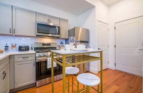 Corn Hill House | Cornhil 1Bed-EquippedKitchen,HighFalls,DT,TV WiFi