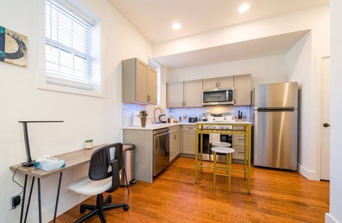 Corn Hill House | Cornhil 1Bed-EquippedKitchen,HighFalls,DT,TV WiFi
