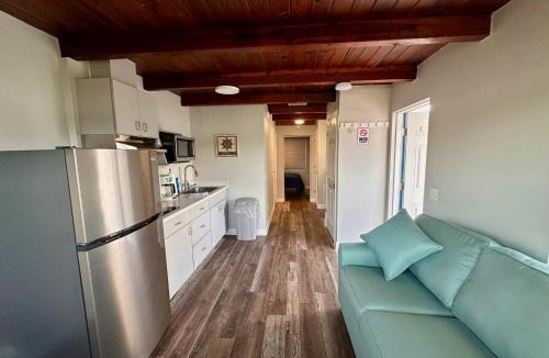 Tavares House | Cottage 31, Hibiscus Hut - Dora Canal Court - a downtown, waterfront community