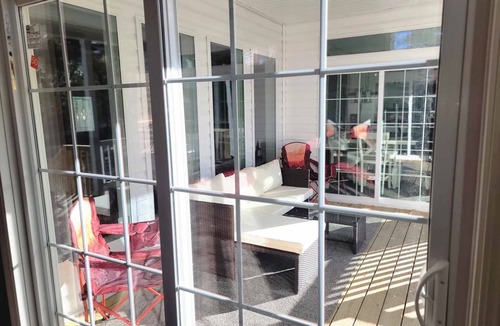 Bronson House | Country acre of quiet, calm, safe retreat. Near Devils Den Prehistoric Spring