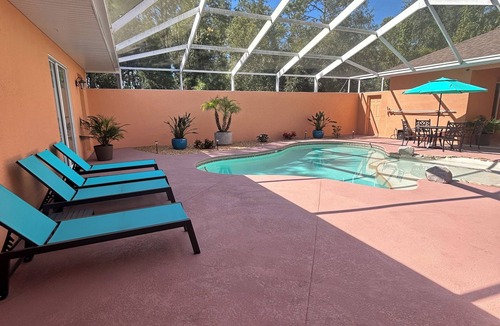 Brooksville House | Country Retreat Close to Everything