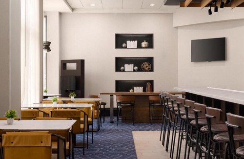 Coolidge Corner South Side Hotel | Courtyard by Marriott Boston Brookline
